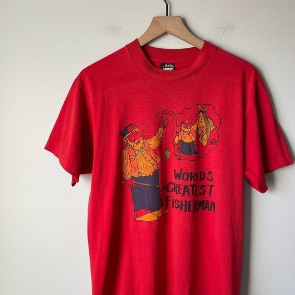 Vintage Single Stitch World's Greatest Fisherman Red Tee Size Large - Picture 2 of 5